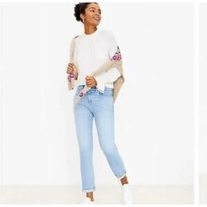 LOFT The Girlfriend Jeans Light Wash Mid-Rise Curvy Fit 26 NWT